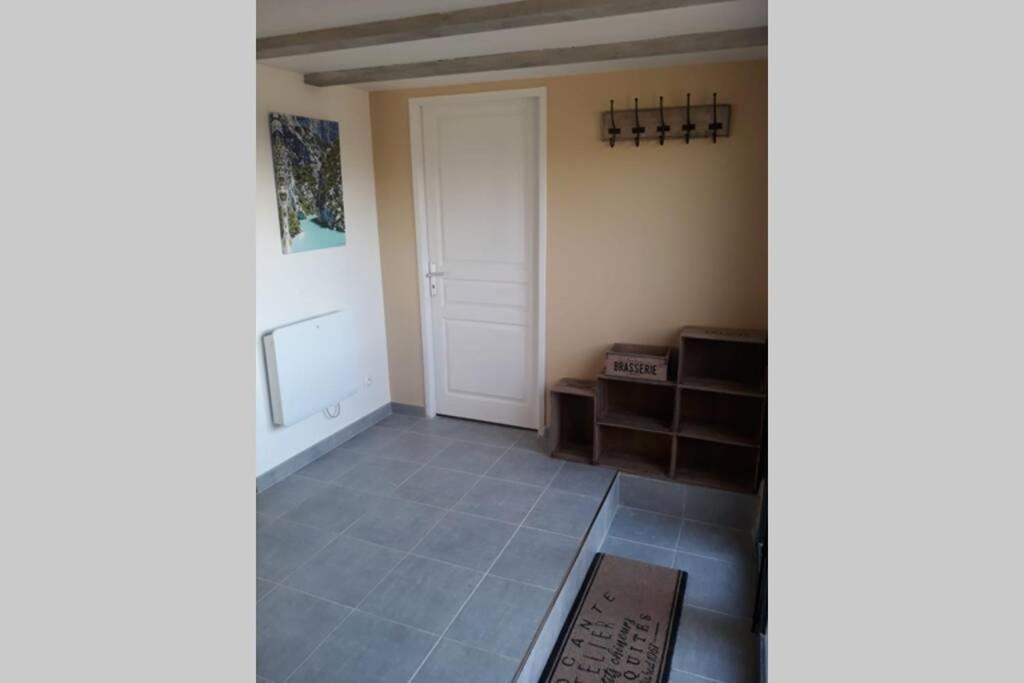 Vue Sainte Victoire, Proche Aix-En-Provence Apartamento Pourrieres Exterior foto