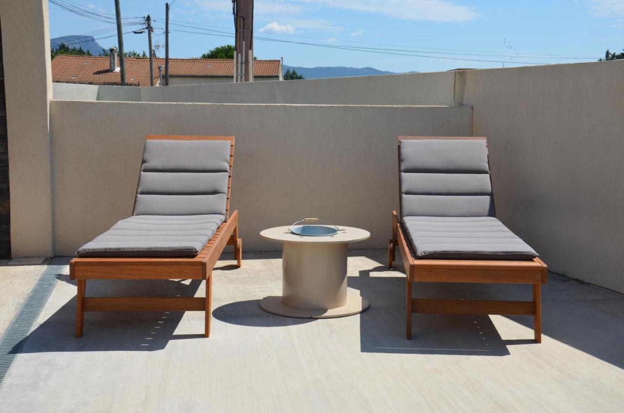 Vue Sainte Victoire, Proche Aix-En-Provence Apartamento Pourrieres Exterior foto